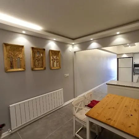 Stylish House In Lively Ortakoey Neighborhood Daire İstanbul