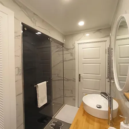 Stylish House In Lively Ortakoey Neighborhood İstanbul
